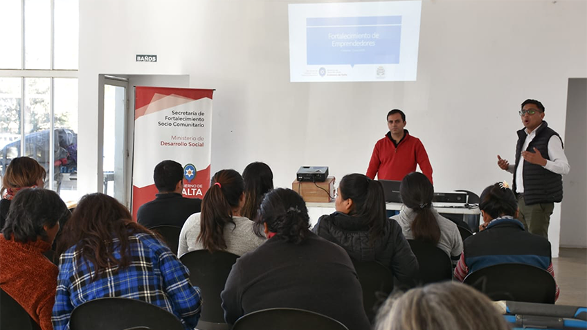 Jornada de fortalecimiento a emprendedores y emprendedoras